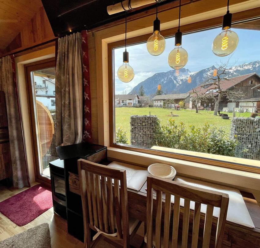 Blick aus dem TinyHouse auf die Tiroler Berge